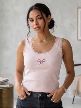 Hills & Valleys Baby Pink Lace Trim Tank (Size M)